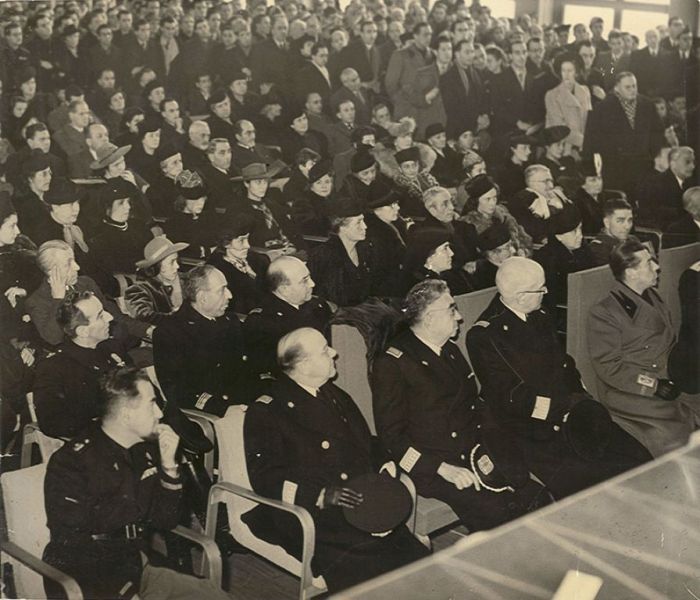 18_19421221_cd107_ise01_04_09_web 18_19421221_cd107_ise01_04_09_web