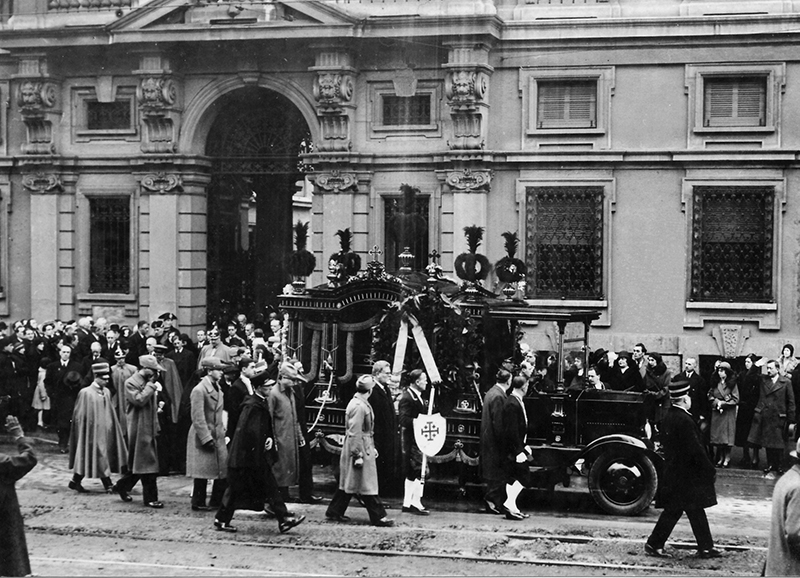 1932_cd107_ise01_55_01_web 1932_cd107_ise01_55_01_web