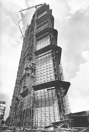 Torre Pirelli in costruzione
